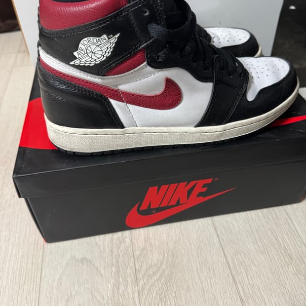 조던1하이 짐레드 