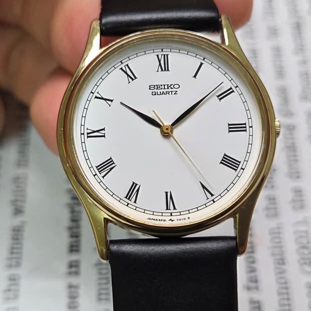 빈티지 세이코 순정 화이트 로만판 리프핸즈 울트라슬림 쿼츠
