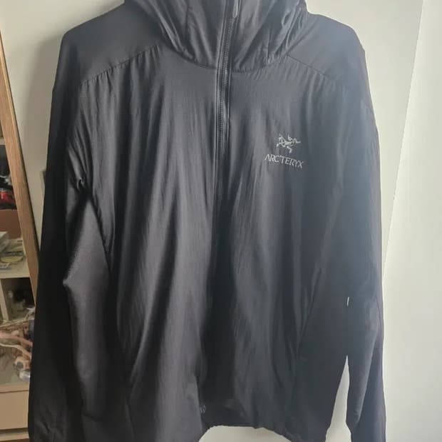 아크테릭스 아톰 lt L 사이즈 고질병 턱 부분도 하자 없이 깔끔합니다 