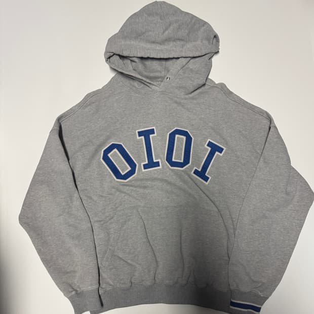 오아이오아이 시그니처 빅 로고 오버핏 후드티