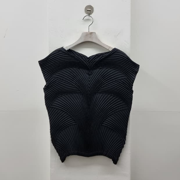 ISSEY MIYAKE 이세이미야케