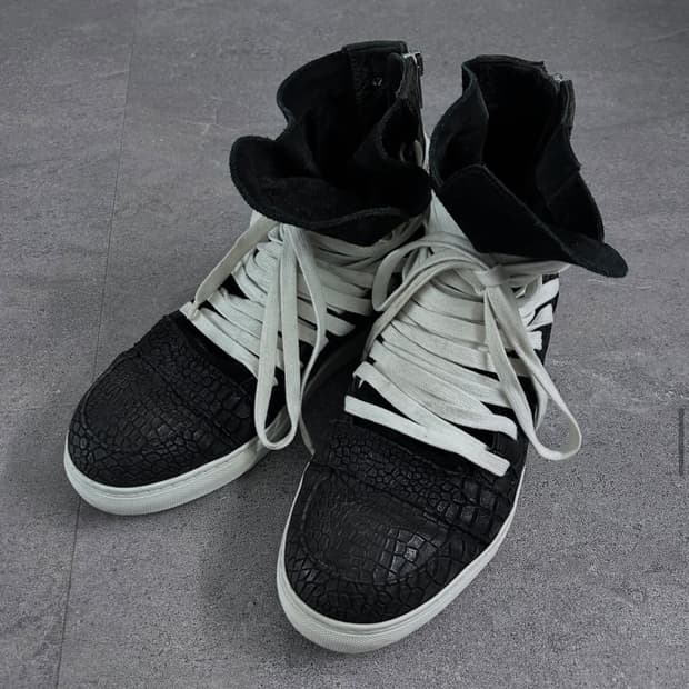 (구함)크리스반아쉐 하이탑 끈칭칭 디올옴므