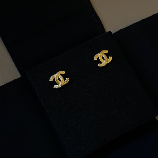 샤넬 정품 업사이클링 CC 미니 골드 귀걸이