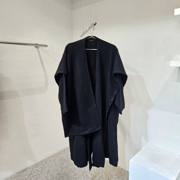 꼼데가르송 울 케이프 코트