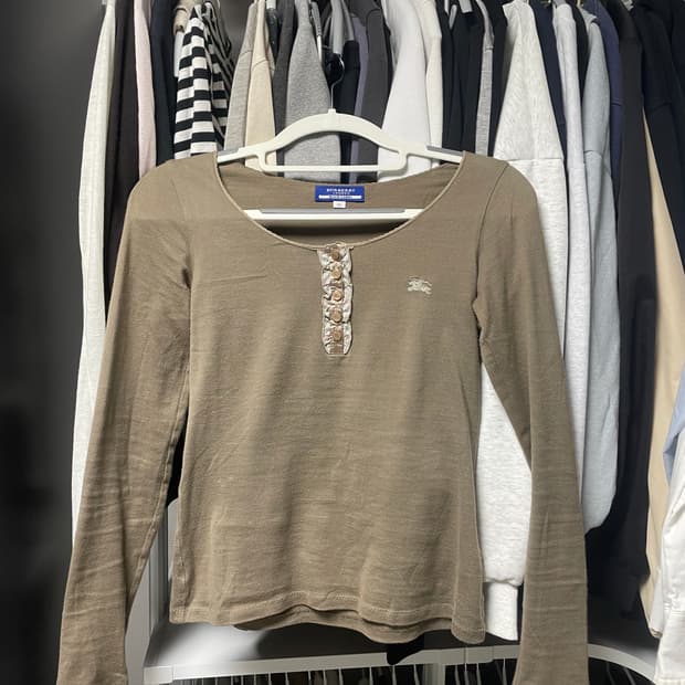 버버리 블루라벨 롱슬리브