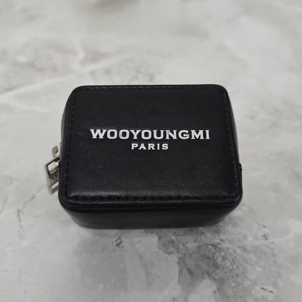 우영미 가죽 에어팟 케이스 판매