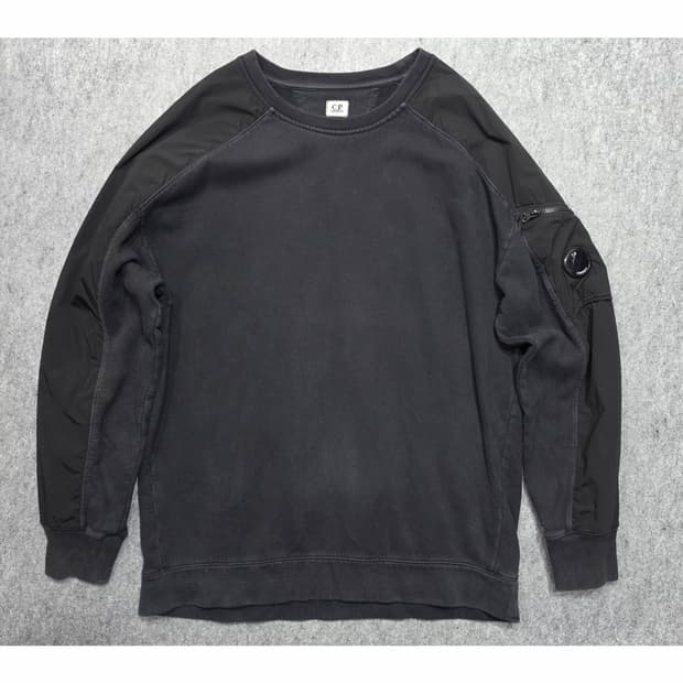 CP 컴퍼니 나일론 패치 포켓 렌즈 크루넥 맨투맨 2XL