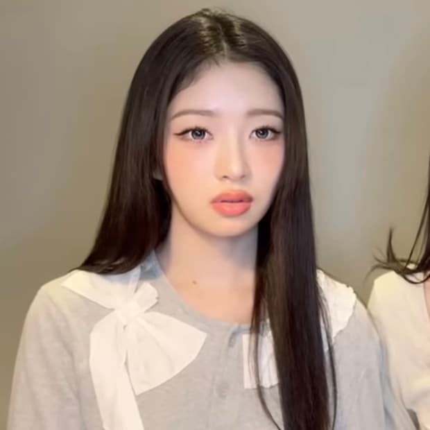 세릭 CERRIC 프릴 리본 가디건 아이브 레이 착용