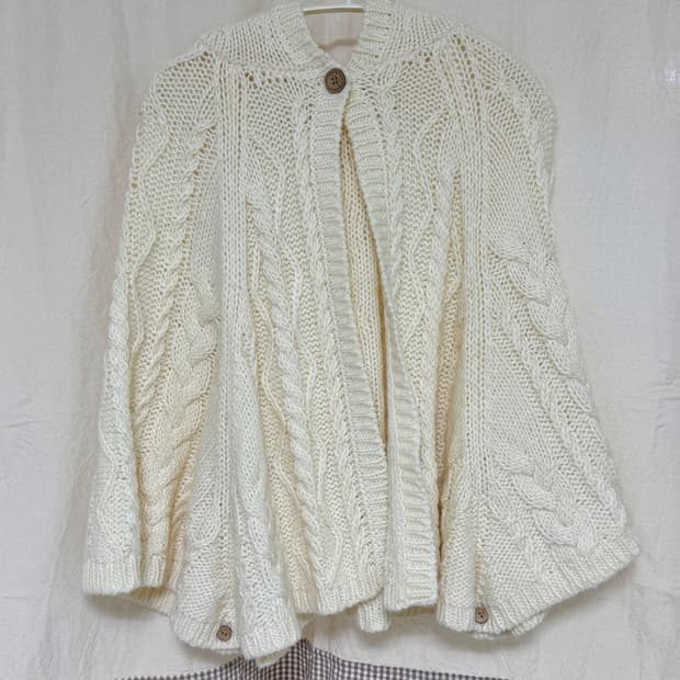 어스뮤직 니트 케이프 가디건