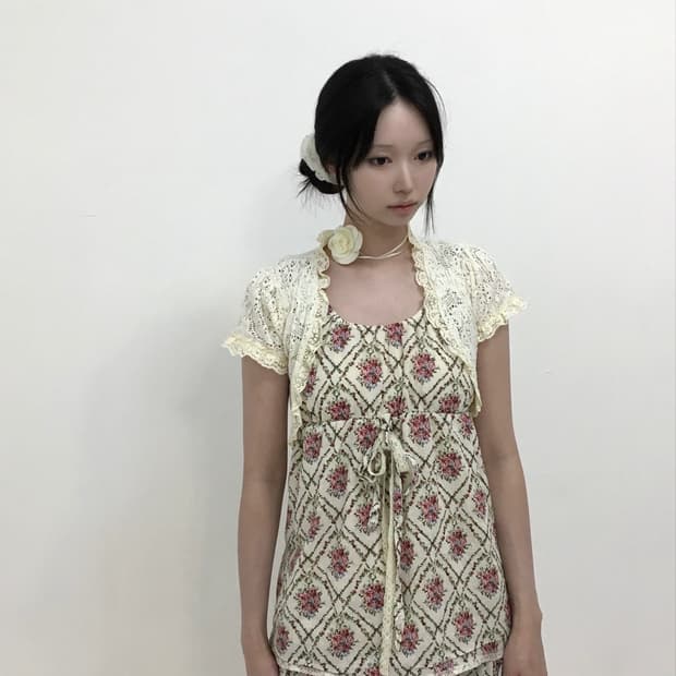 axes femme cream flower tunic