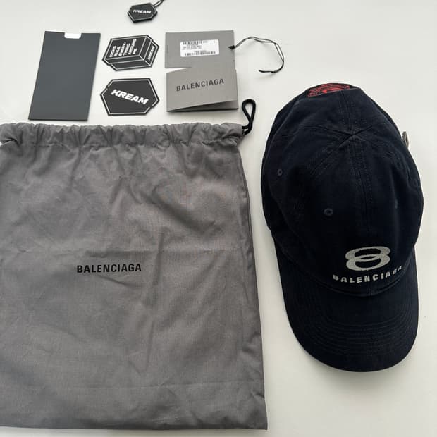 발렌시아가 유니티 스노우보드 캡 네이비 블루