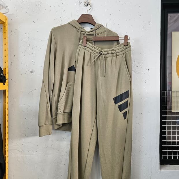 아디다스 트레이닝셋업