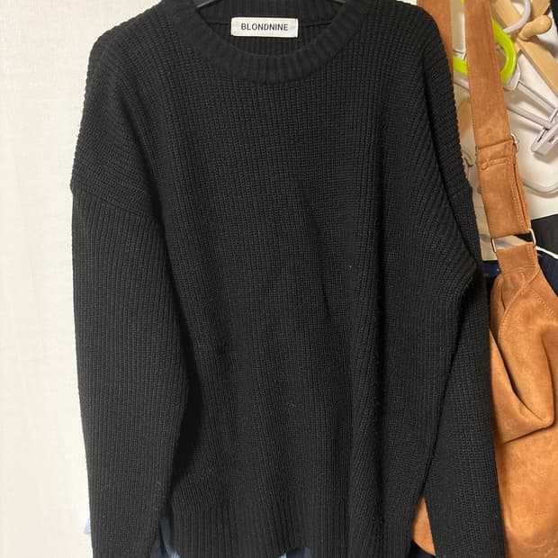 크루넥 리브 니트 스웨터_블랙