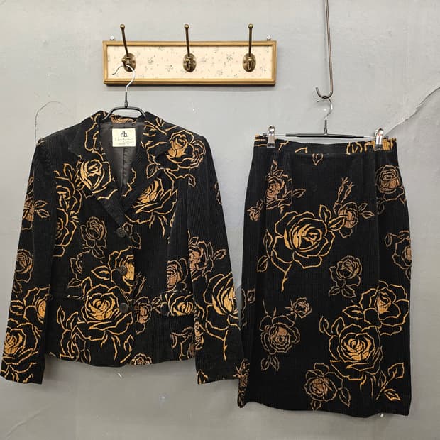 h.b 블랙장미 코듀로이셋업