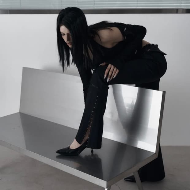 오도어 Iro hook pants 판매합니다