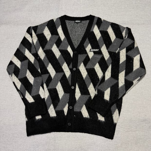 널디 NERDY 아가일 패턴 가디건