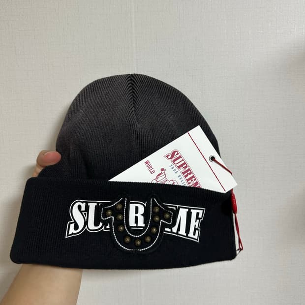 슈프림 x 트루릴리전 비니 블랙 - 25FW