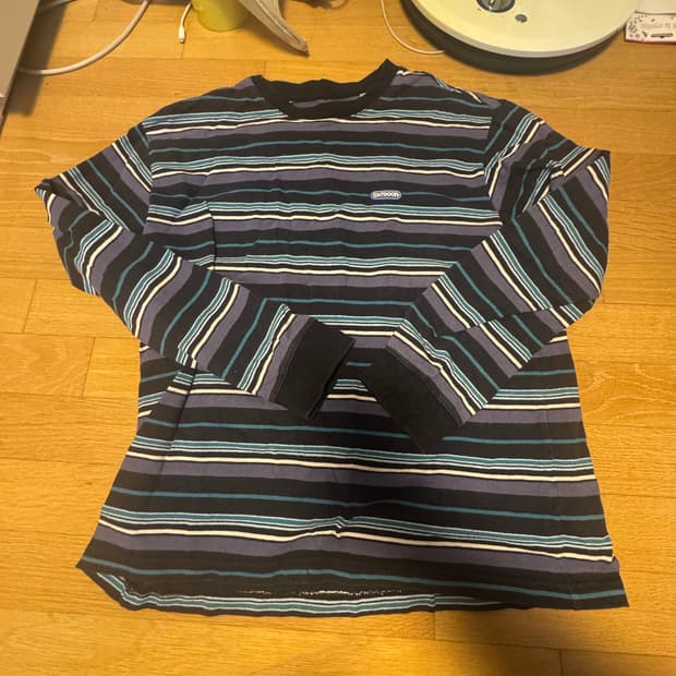 아웃도어 스트라이프 긴팔 티셔츠