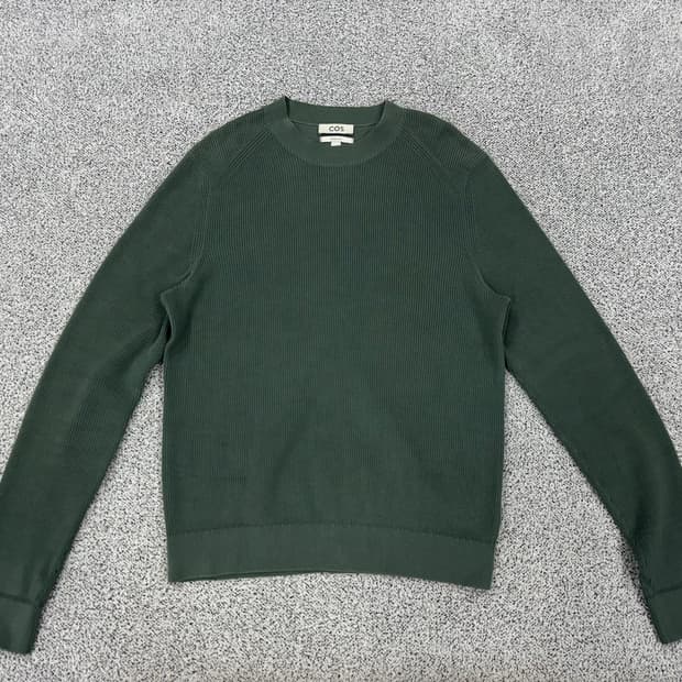 COS 카키 코튼 라운드니트