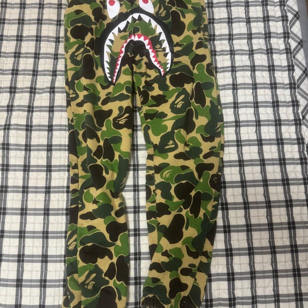 베이프 조거팬츠 팝니다.