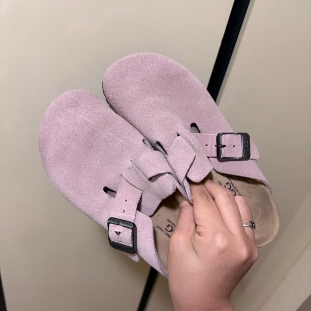 UGG 스웨이드 클로그 핑크