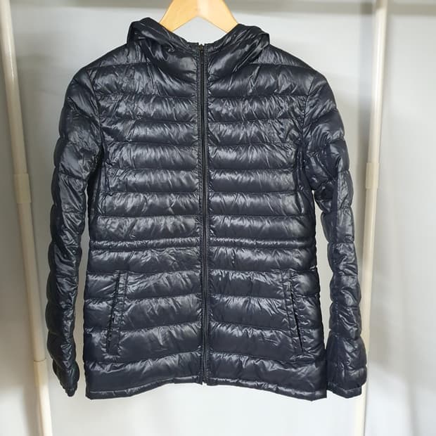 유니클로 경량 후드 집업