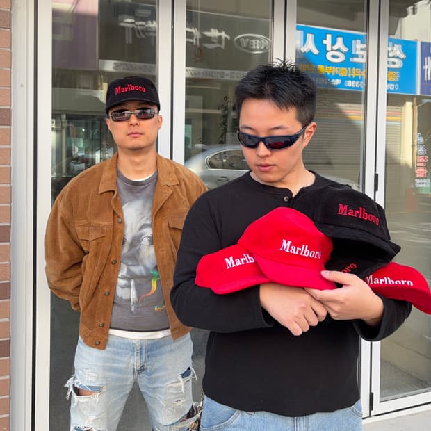 Marlboro logo corduroy black trucker cap