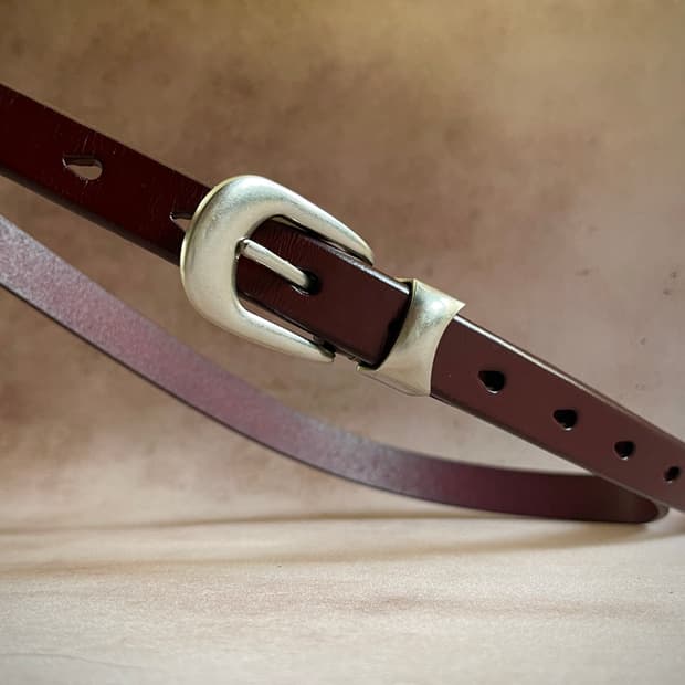 얇은 버건디 소가죽벨트