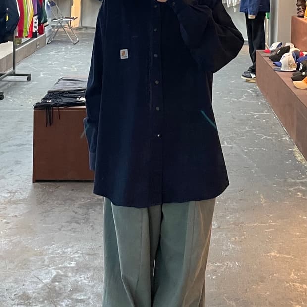 칼하트로고 네이비 워크셔츠 H1157