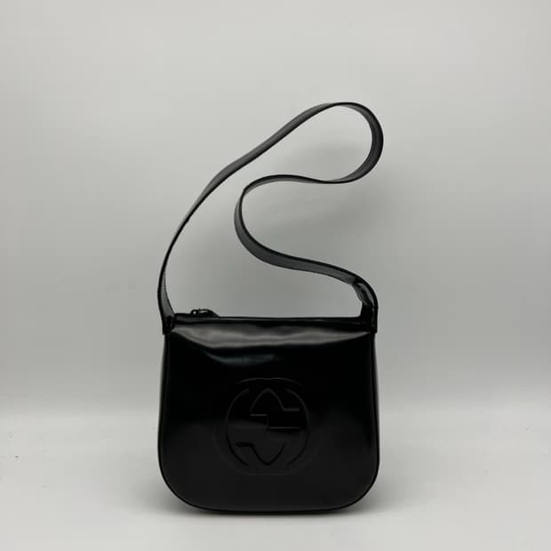 (정품, 국내유일) 구찌 인터로킹 블랙 에나멜 숄더백