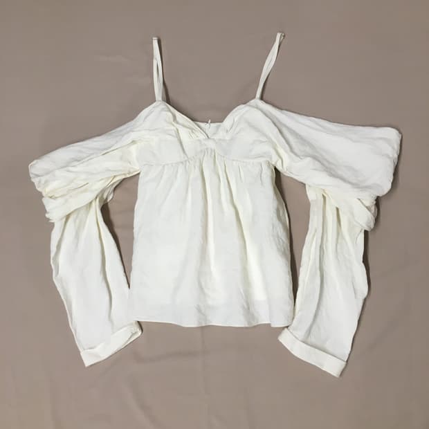 급처! JW앤더슨 오프숄더