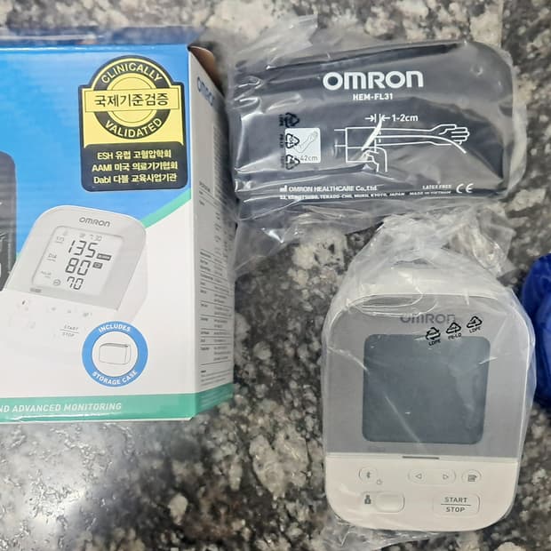 오므론 혈압계 미개봉 팝니다