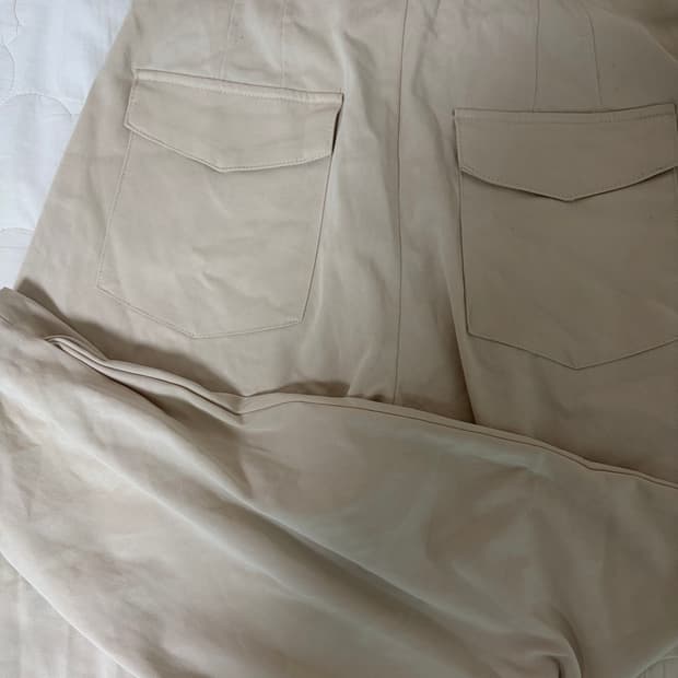 ZARA 크림 핀턱 포인트 팬츠