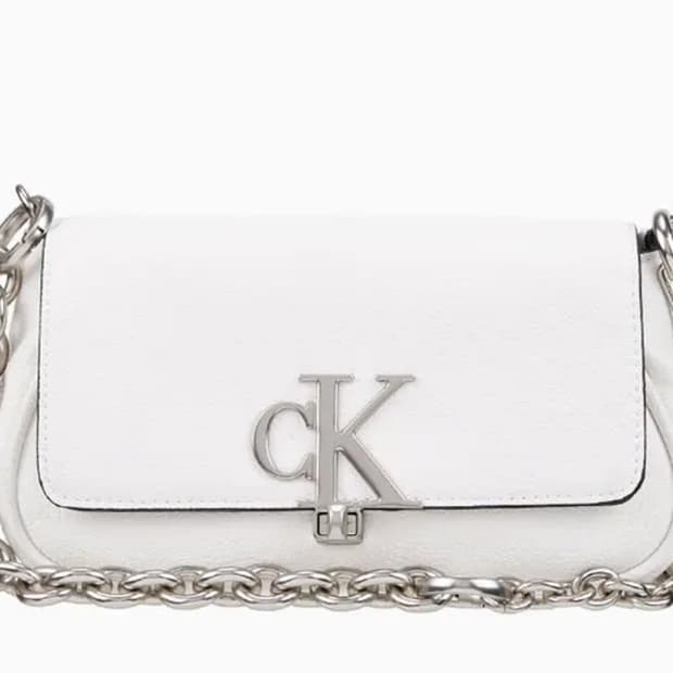 캘빈클라인 진 미니멀 모노그램 CK 체인 플랩 미니 숄더백 화이트