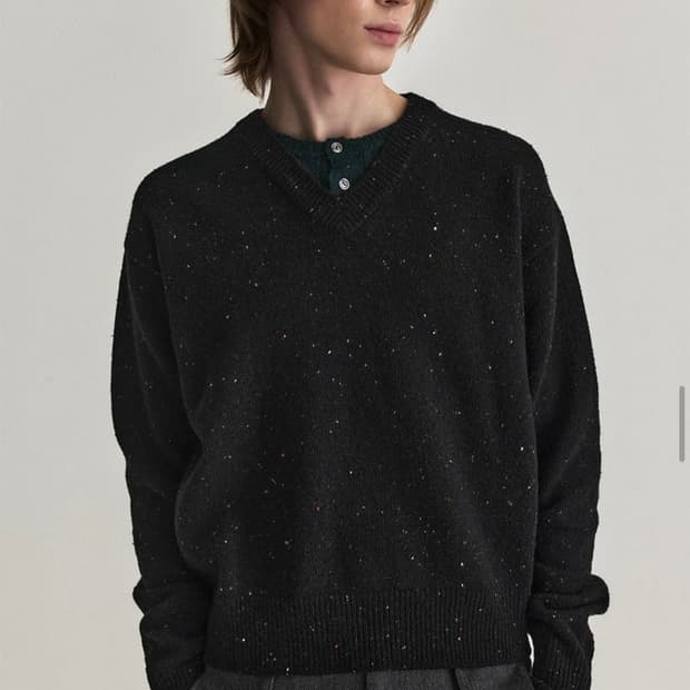 웨이비니스 헨리 오버 브이넥 니트 블랙그린