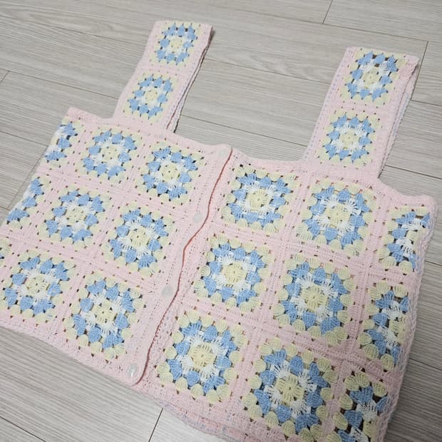 에잇세컨즈 뜨개니트조끼