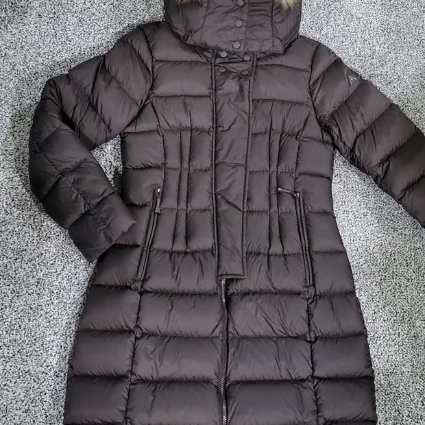 네파 여성 롱패딩 (거위솜털 90 / 깃털 10, 라쿤 퍼 후드)