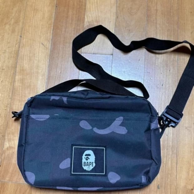 베이프 크로스백