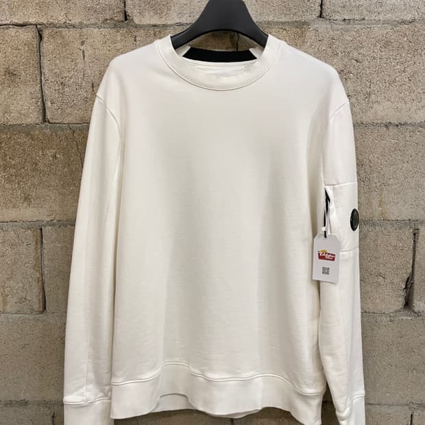 CP 씨피 컴퍼니 렌즈 맨투맨