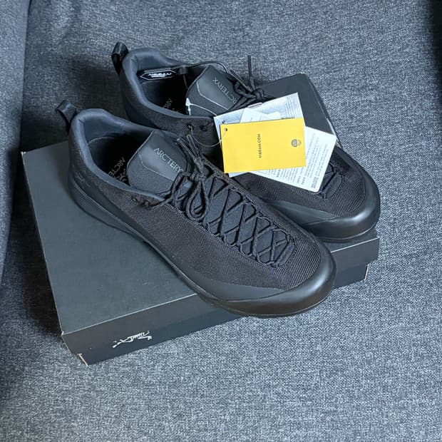 아크테릭스 컨실FL2 블랙 270 새상품