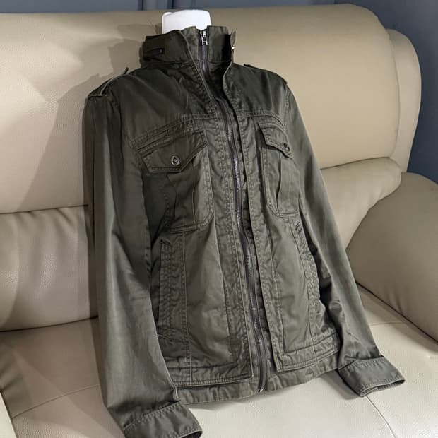 high-neck pocket detail jacket