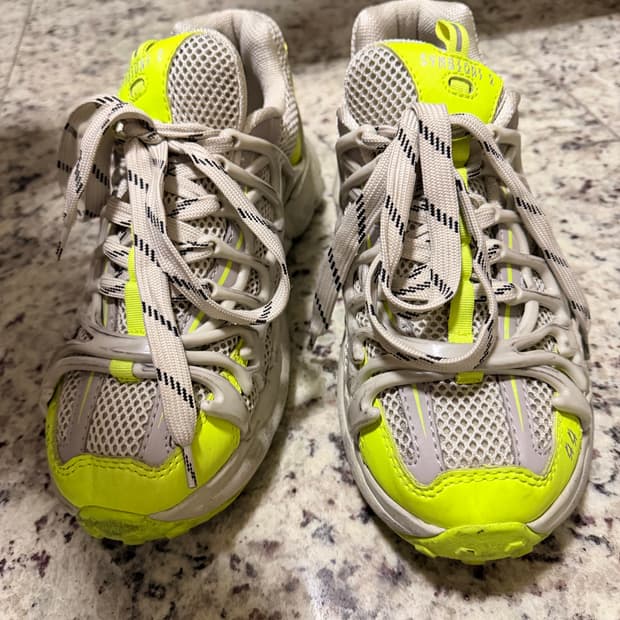 44 Label Group - Symbiont 2 marimea