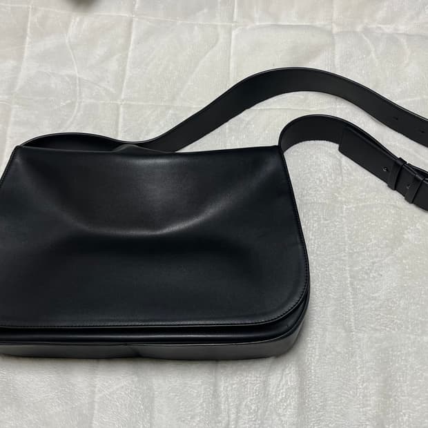 밈더워드로브 크로스 백