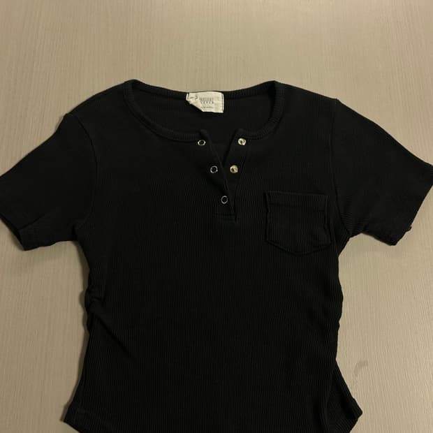 블랙 헨리넥 크롭티