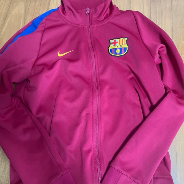 바르셀러나 나이키 져지 입니다 사용감 많이 적어요