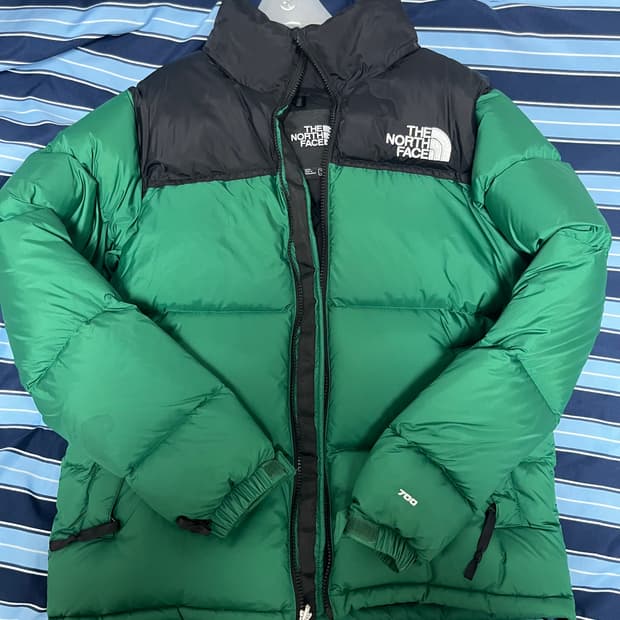 노스페이스 패딩 700 그린 눕시 S 경량패딩 살로몬 나이키 스투시