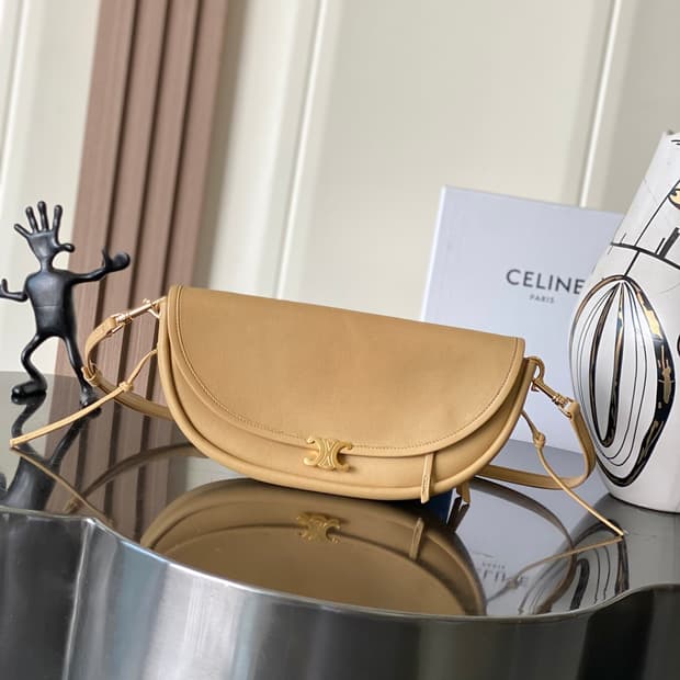 Celine 정품리틀 하프 문 소프트 트리옹프 - 서플 샤이니 램스킨