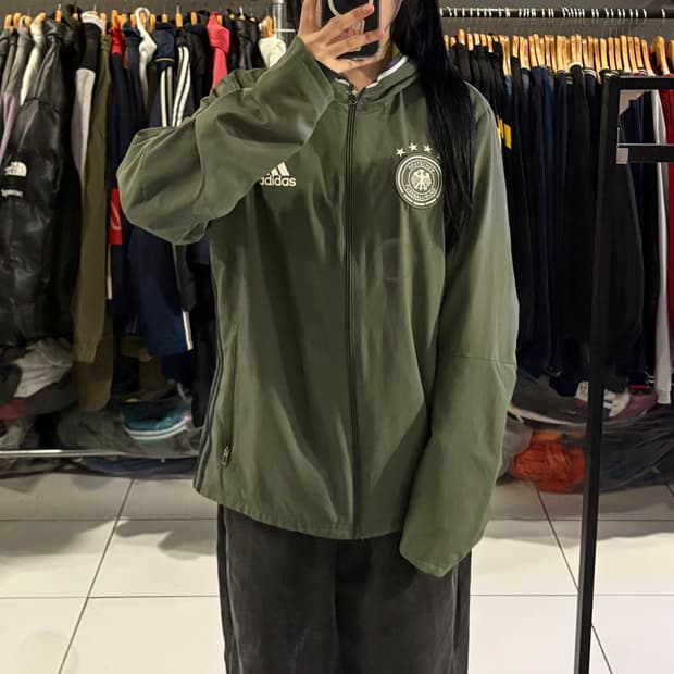 아디다스 독일 카키 바람막이
