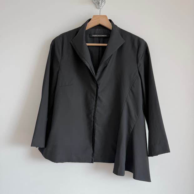 박춘무(PARKCHOONMOO) 비대칭 셔츠 자켓