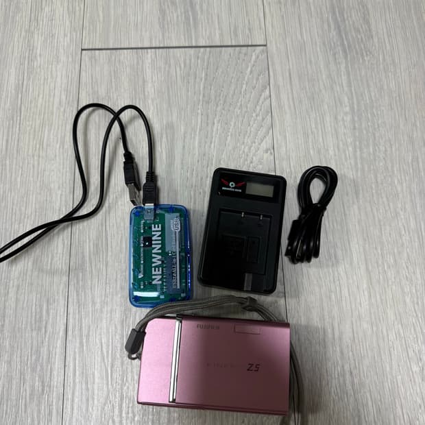 (아일릿&뉴진스)후지필름 파인픽스 Z5fd 핑크 디지털카메라
